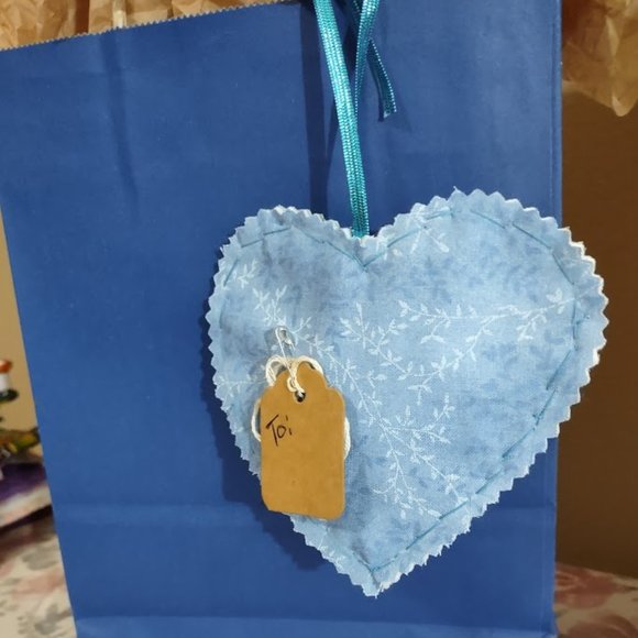 HANDCRAFTED GIFT TAGS - Picture 3 of 3